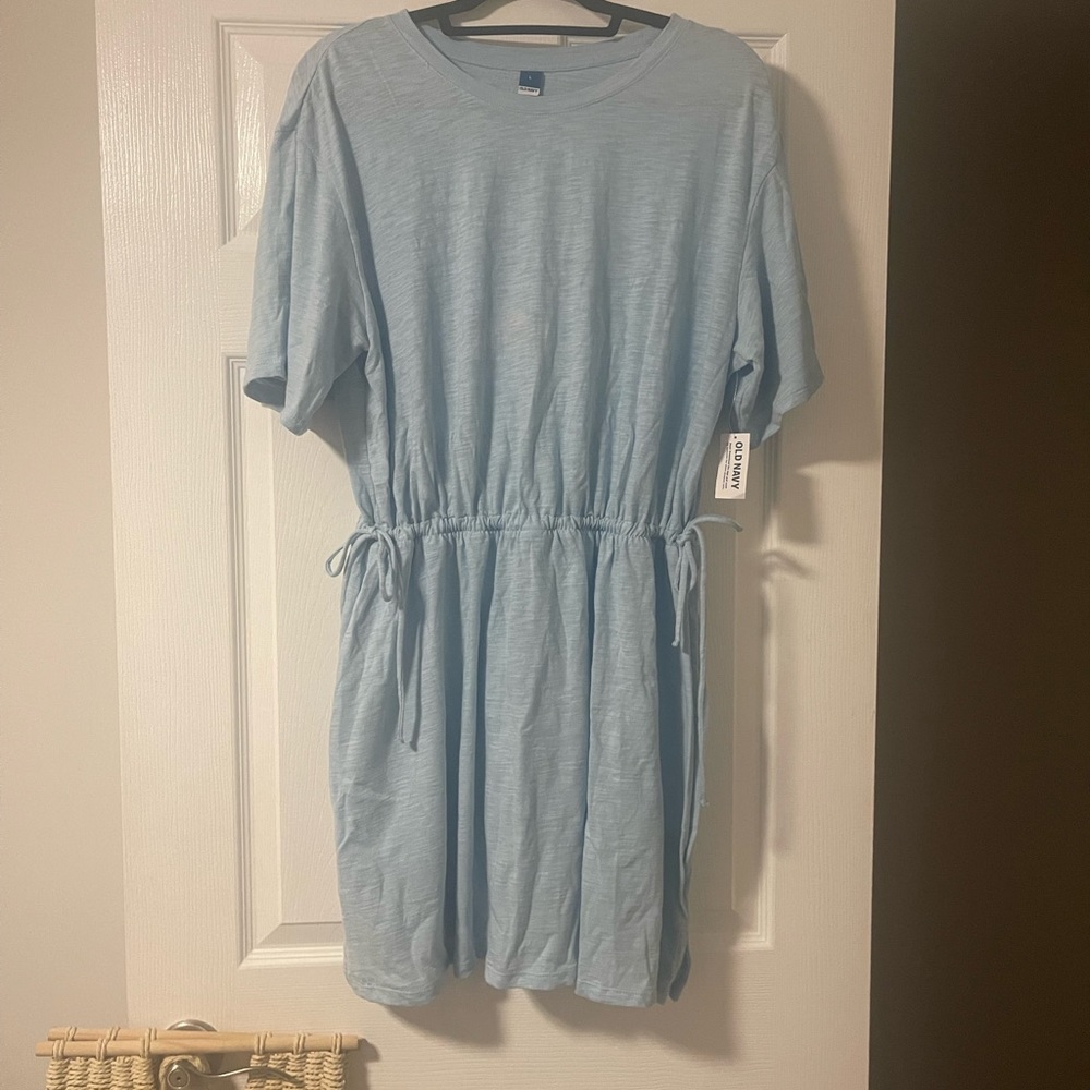 Old Navy Cotton T-shirt dress. Draw string cinched side waste. large. Never worn